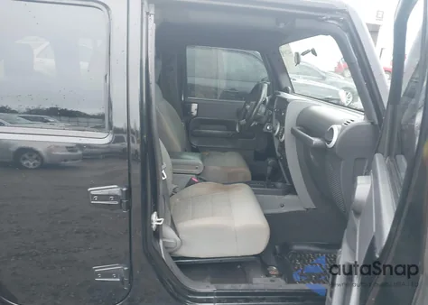 2008 Jeep Wrangler Unlimited Sahara z USA, uszkodzony, nr VIN 1J8GB59148L503227